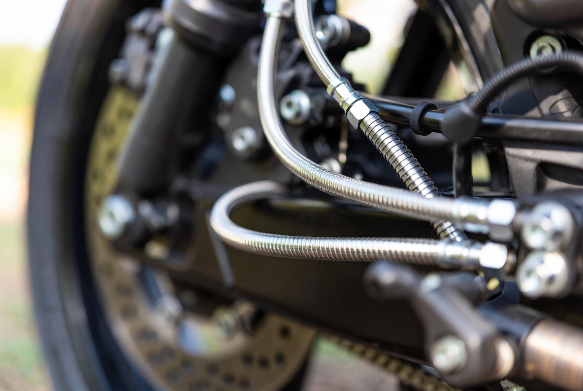 Durites de frein et sécurité à moto : ce qu’il faut savoir